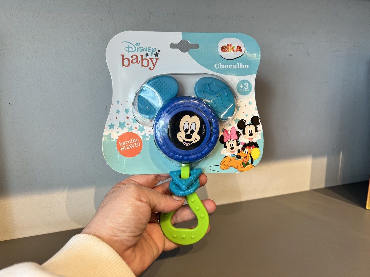 Chocalho Disney Baby Mickey — foto tirada na loja